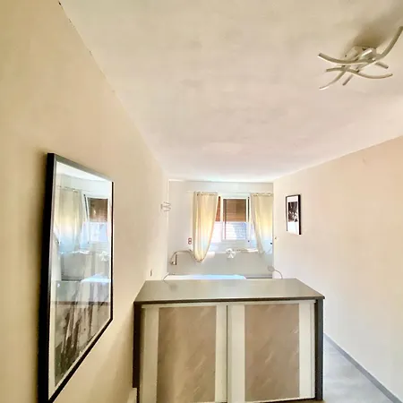 Escapade Urbaine A Thonon, Chic & Apartment
